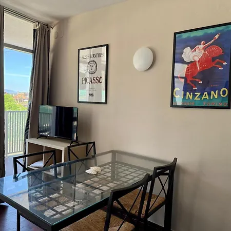 Aparteasy - 2bed With Terrace Next To The In Lloret Lloret de Mar
